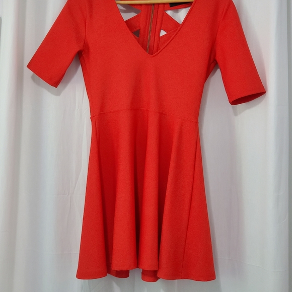 Dress - Picture 2 of 5